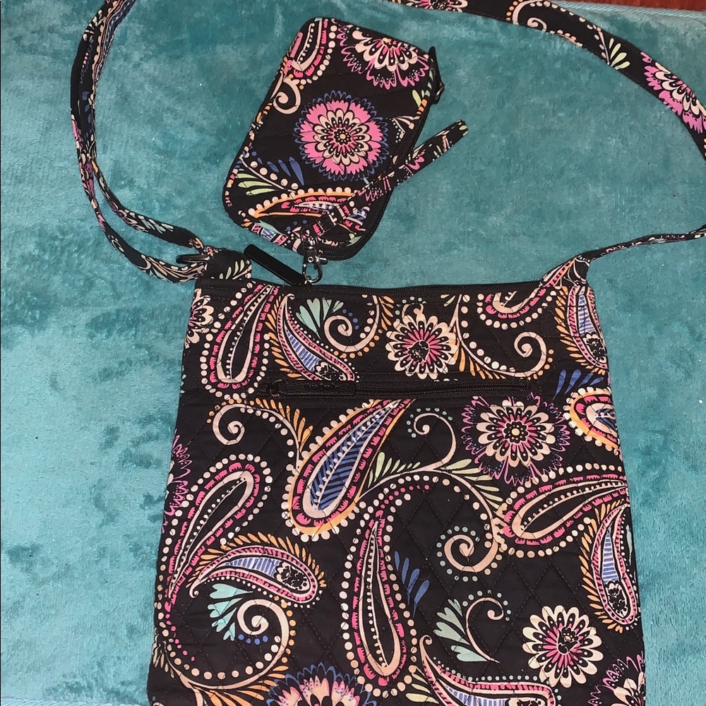 Vera Bradley Floral/pasliey crossbody Bag w/matching wallet - Picture 3 of 13